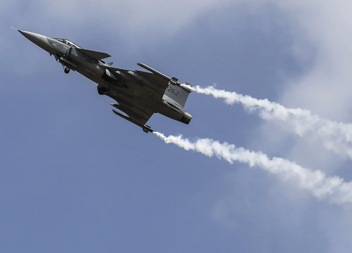 Sweden’s Saab Wants FDI Rules Tweaked In $20-Billion Fighter Jet Bid