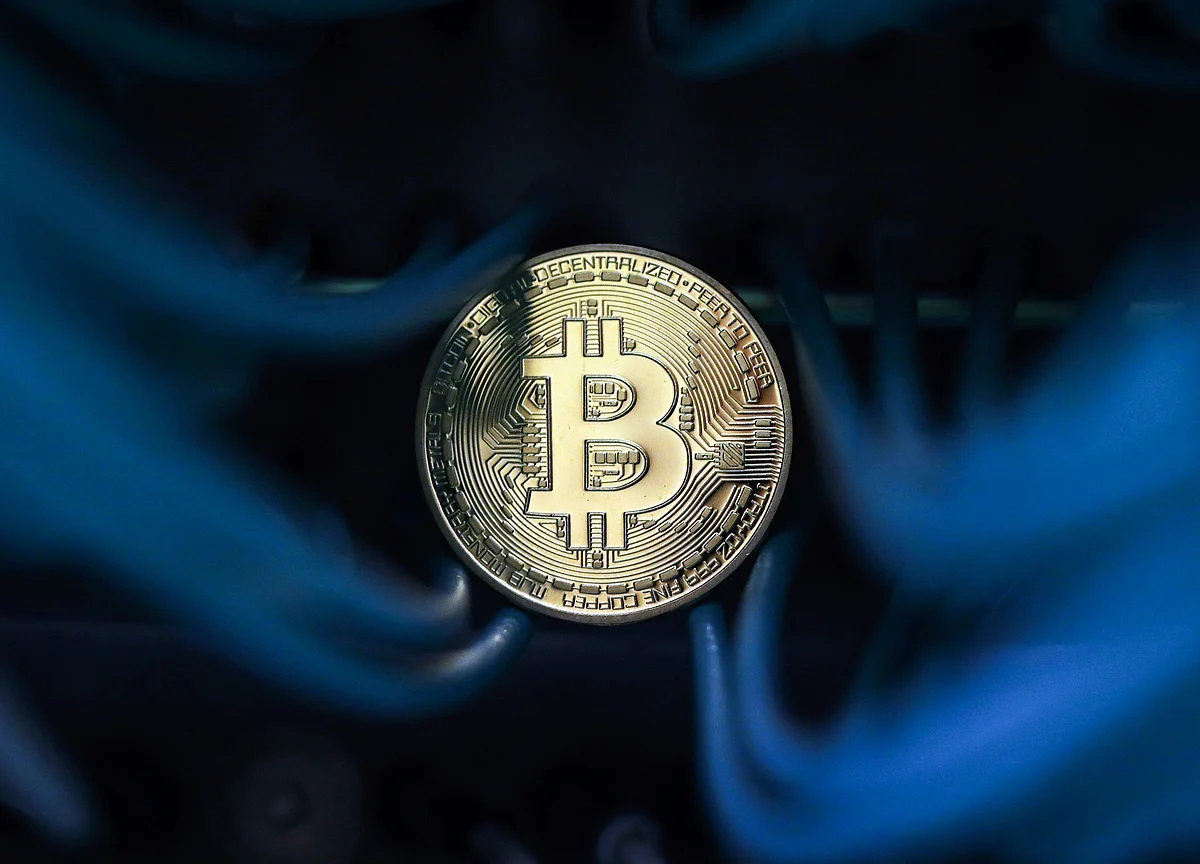Bitcoin Tumbles as Cryptocurrency’s 2019 Surge Starts to Waver