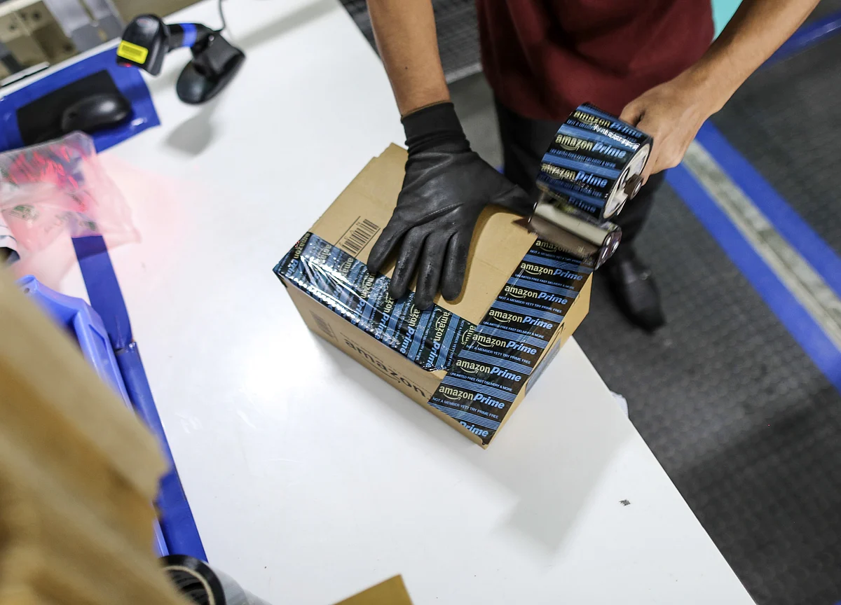 Amazon Teams Up With China Upstart for Black Friday Sale