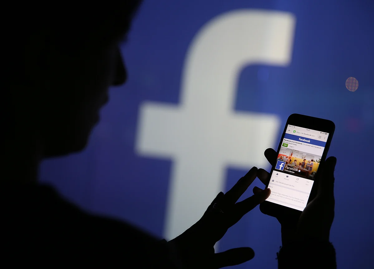 Facebook Removes Hundreds of Pages Linked to Pakistan Army, Indian Parties