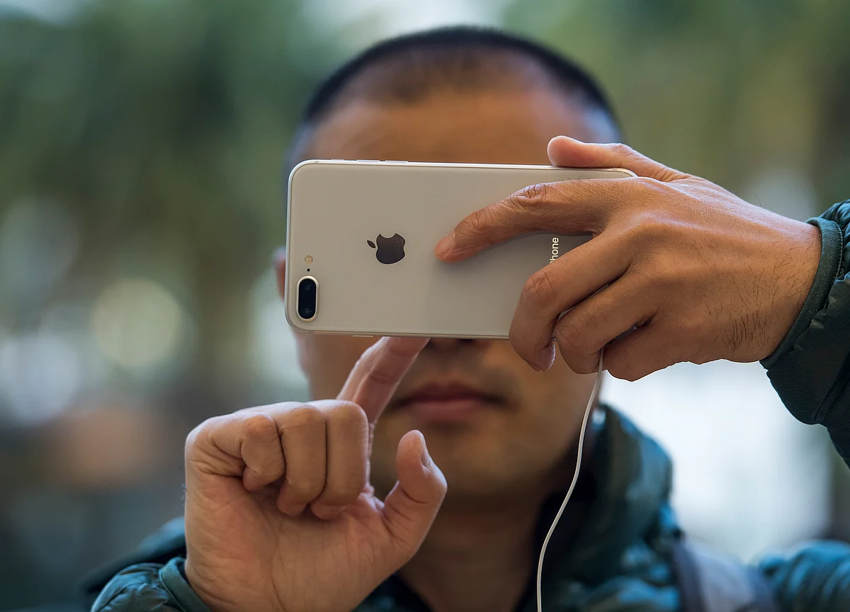 Apple’s $44 Billion Drop Shows Growing Cost of Reliance on China