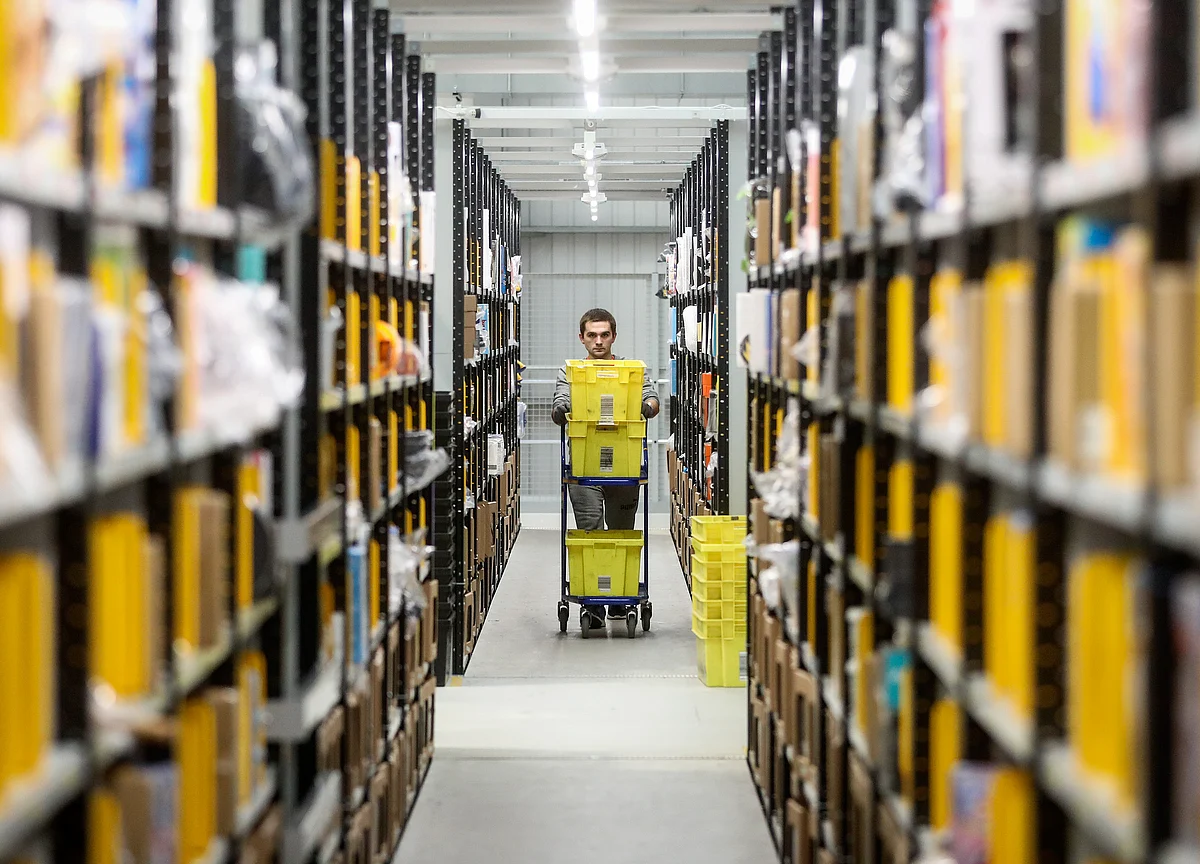 India Services Activity In June Expands At Fastest Pace In A Year
