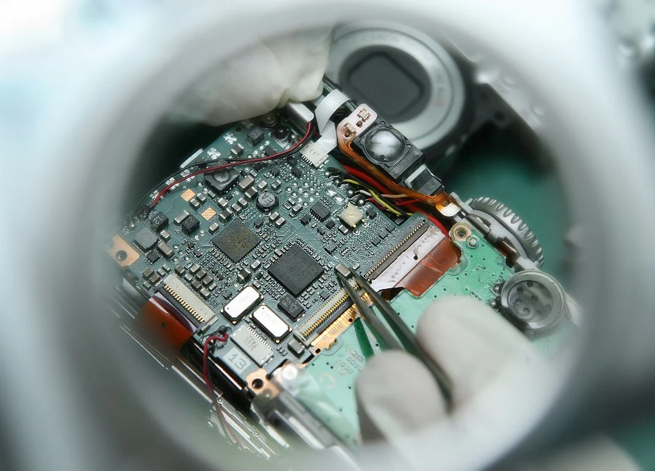U.S. Puts Export Curbs on Chinese Chipmaker SMIC, FT Says