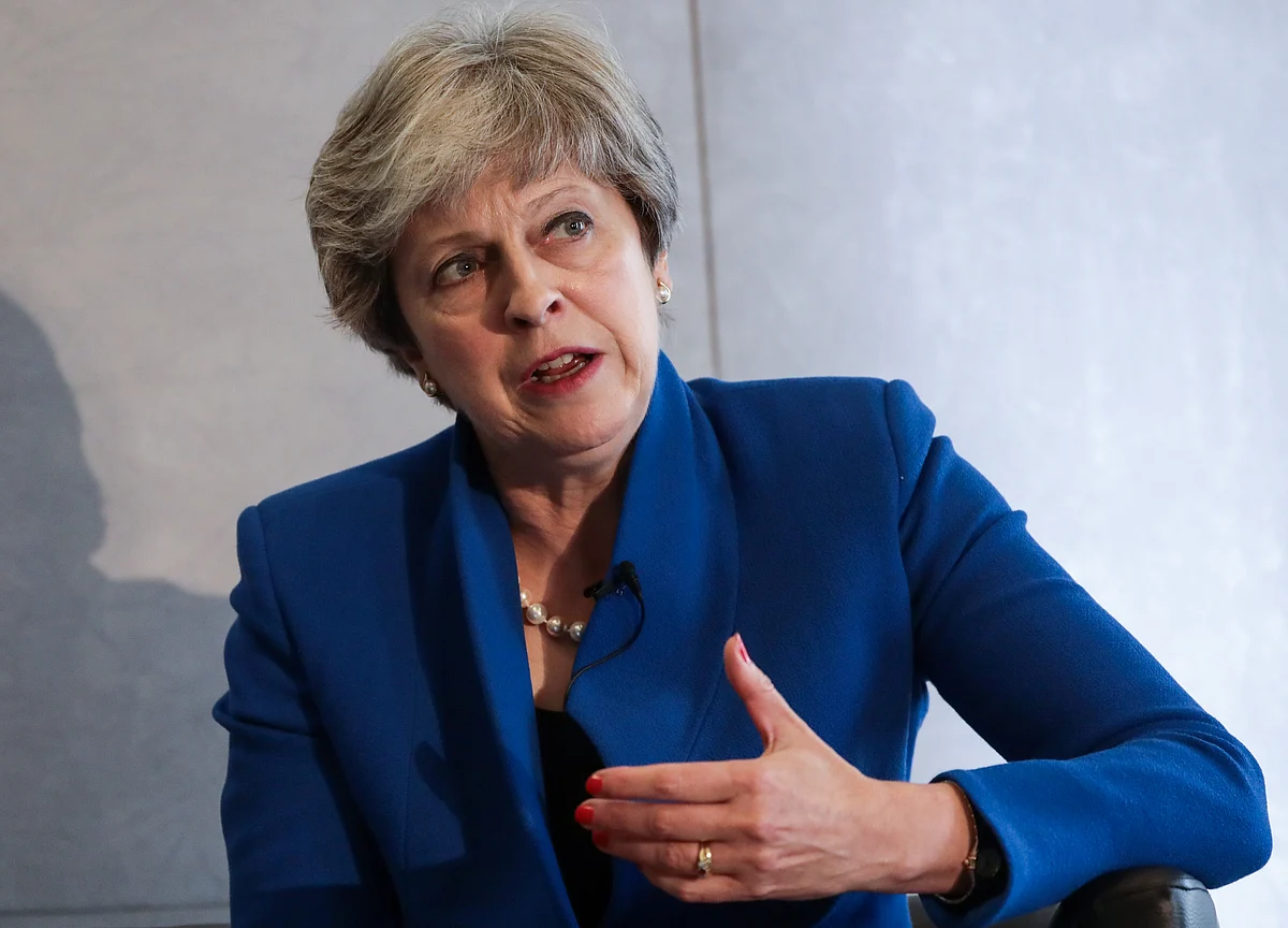 May Threatens a Long Brexit Delay, Her Top Aide Is Overheard Saying