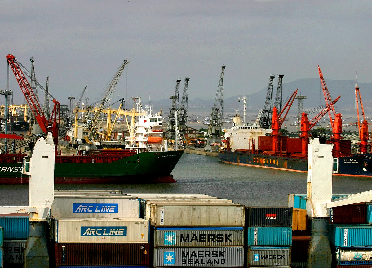 Cargo Volume At 12 Major Ports Marginally Up At 524 MT In April-December