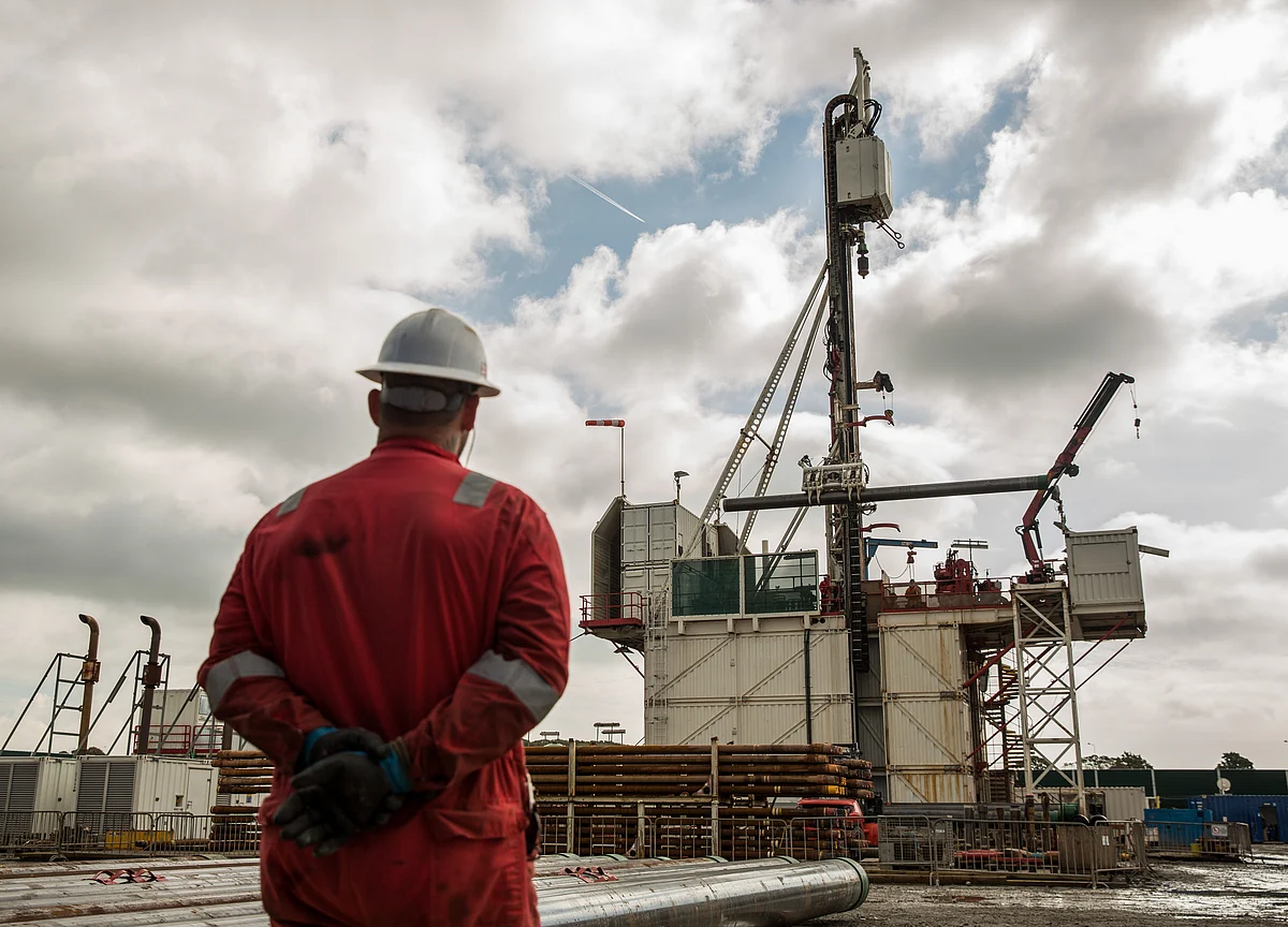 Oil Rally Hits a Wall After Surprise Supply Surge in America