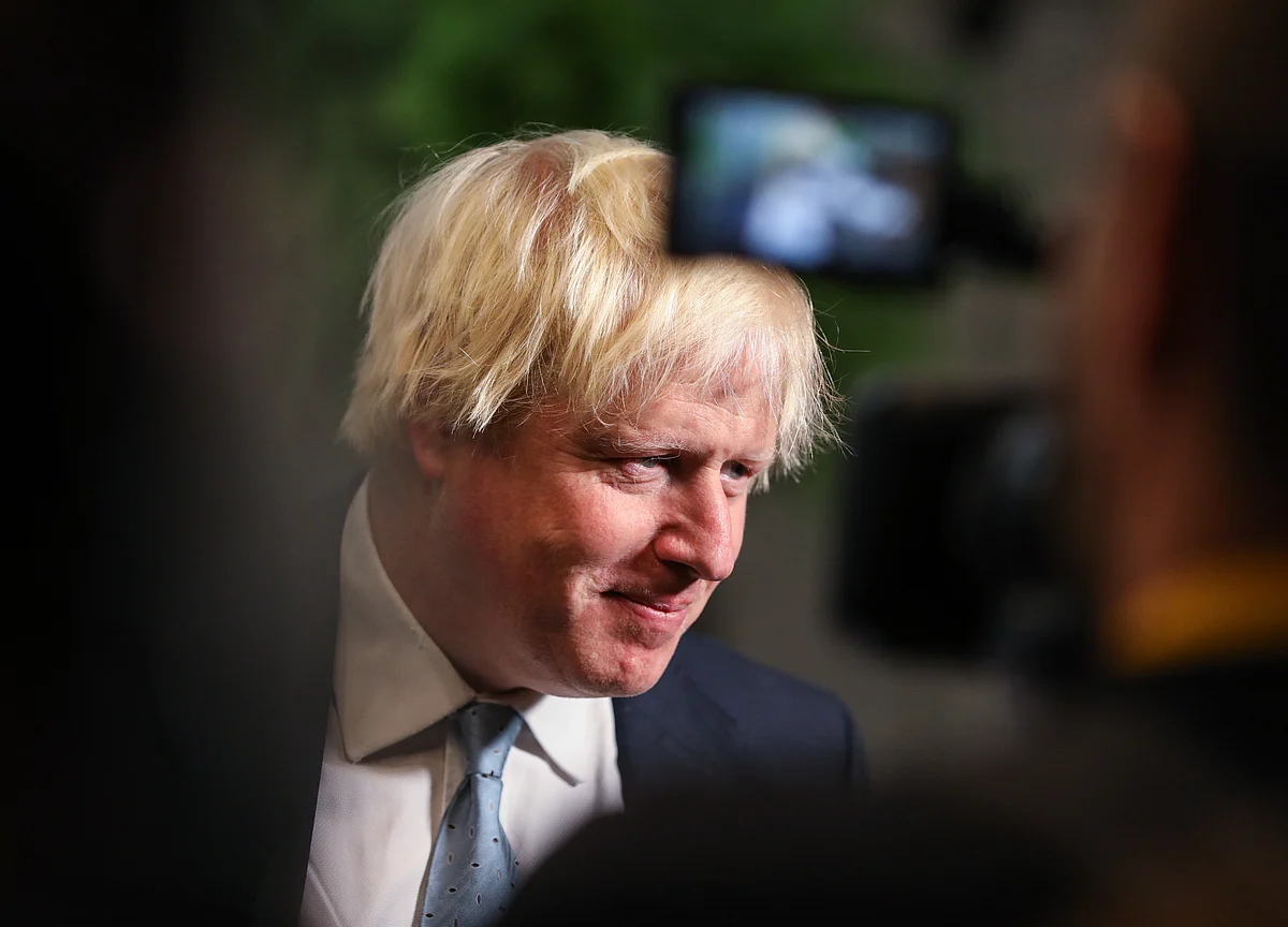 Johnson Set for Crushing Victory Over Hunt, Poll Suggests