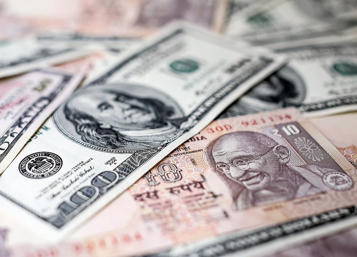 Forex Reserve Slips Below $430-Billion Mark, Down $1.45 Billion
