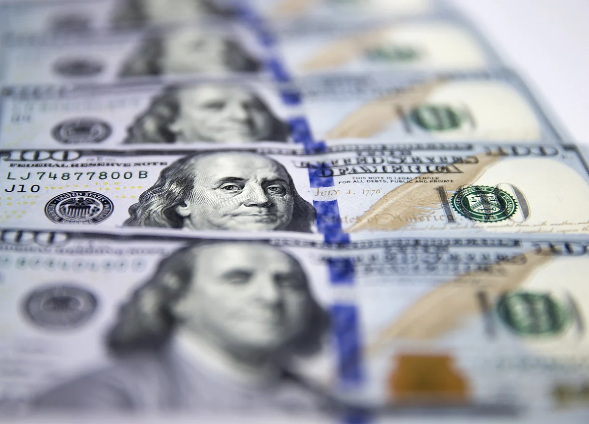 Dollar Is ‘Best of a Bad Bunch’ in Surprise Turn for Wall Street