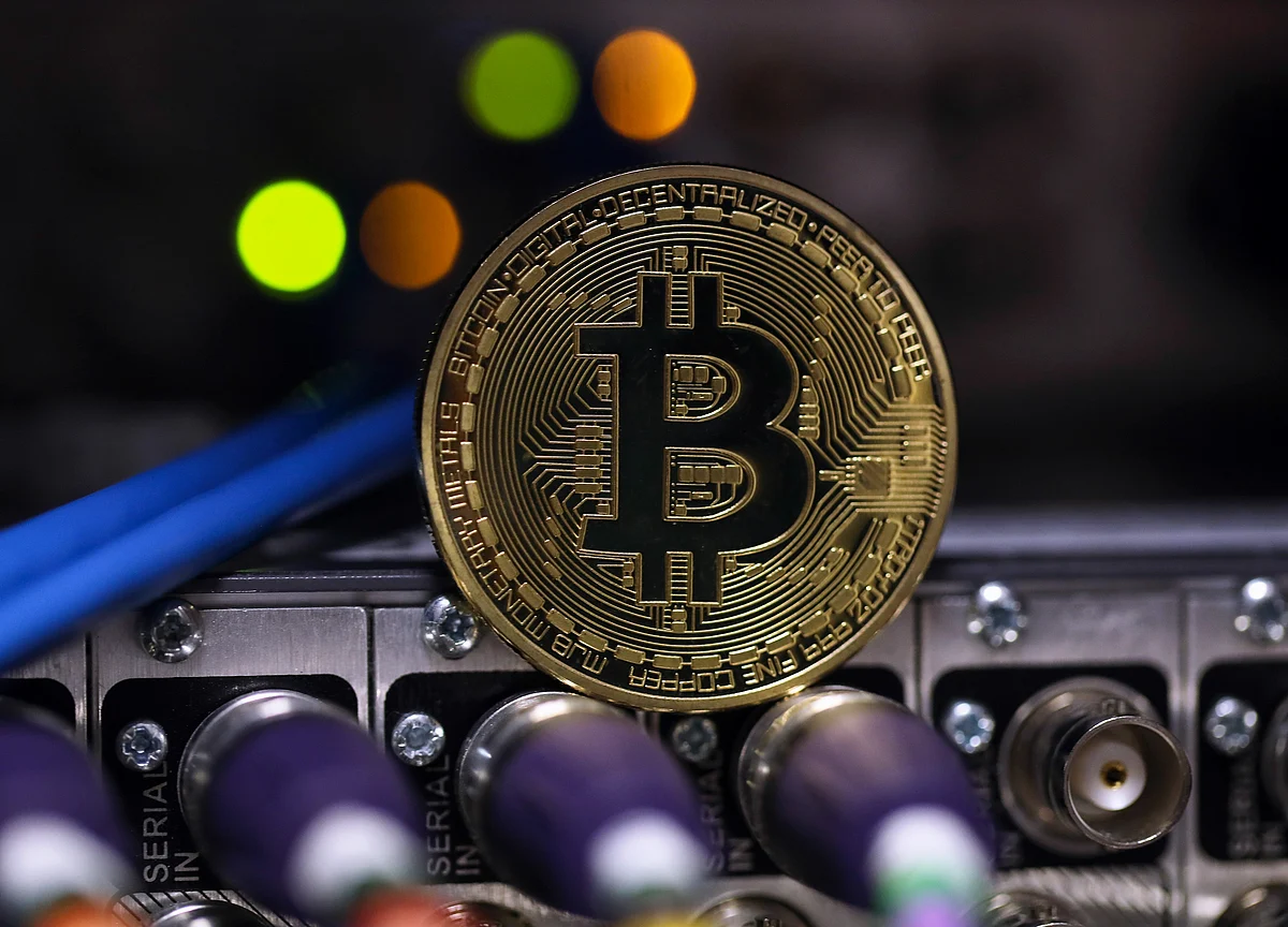 Bitcoin Drops Below $10,000 Again as Congress Scrutinizes Libra