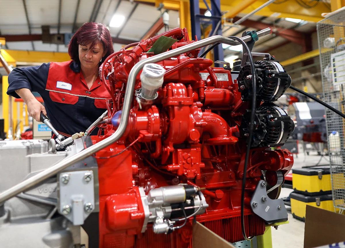 U.K. Factory Slump Deepens as PMI Drops to Lowest Since 2013