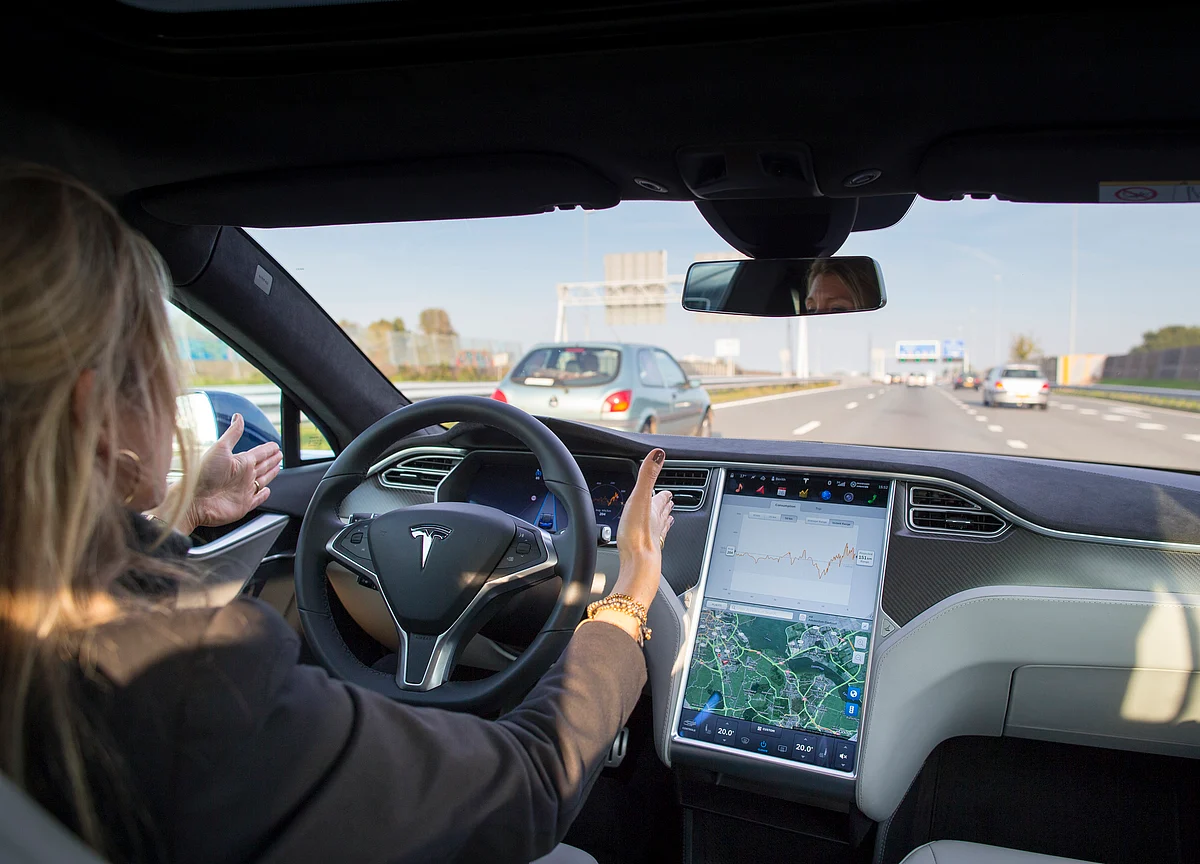 Tesla Joins Apple in Trade Secret Cases Tied to China's Xpeng