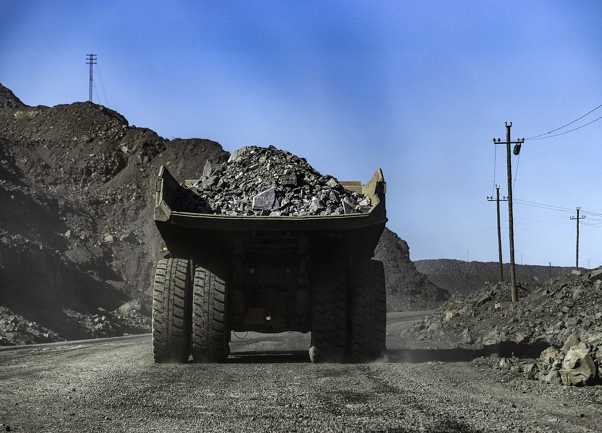 Iron Ore Flips as Traders See Revival When China Curbs Ease