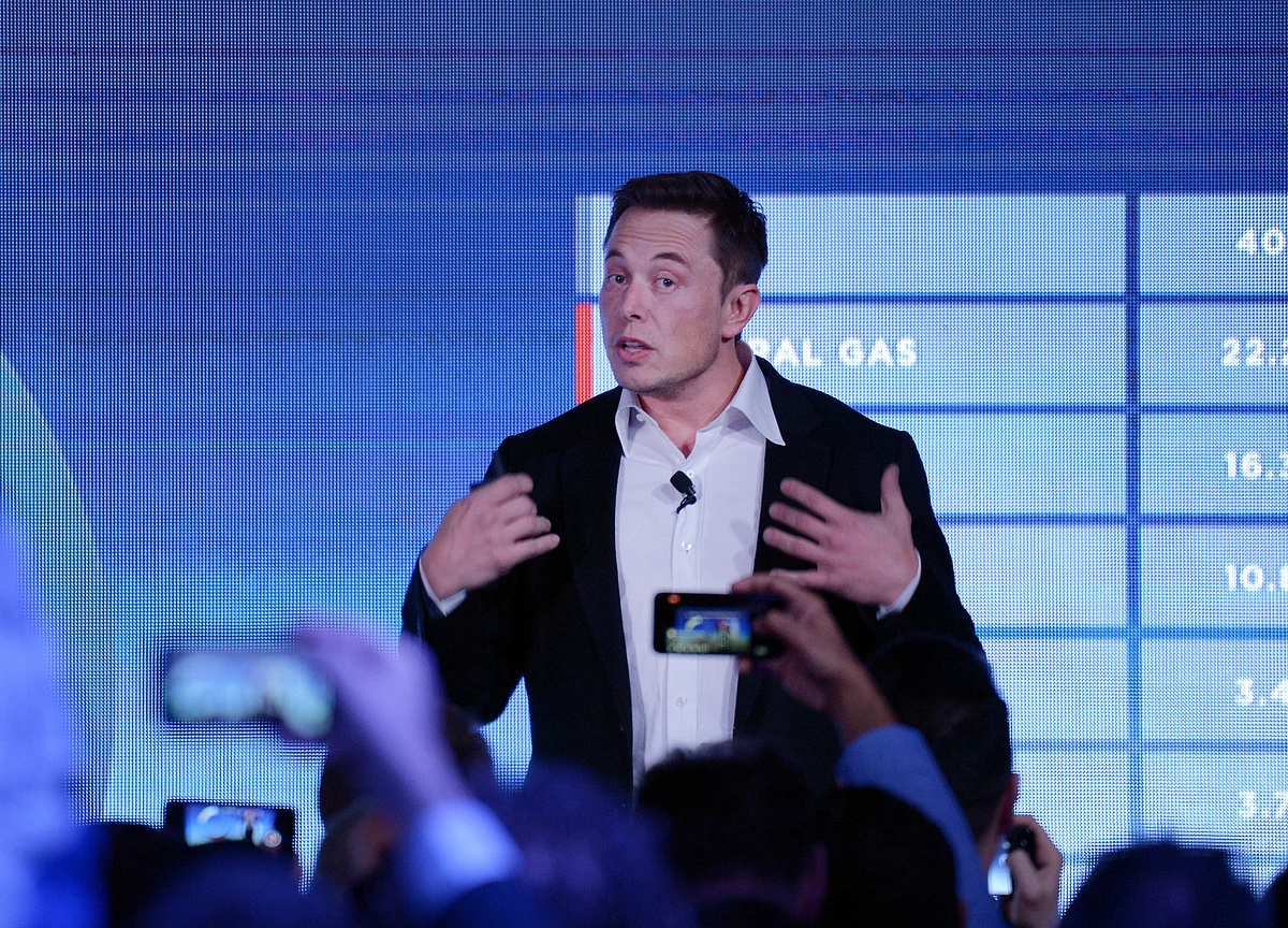 Musk Urges Chinese Consumers to Buy Model 3 Now to Fund Factory