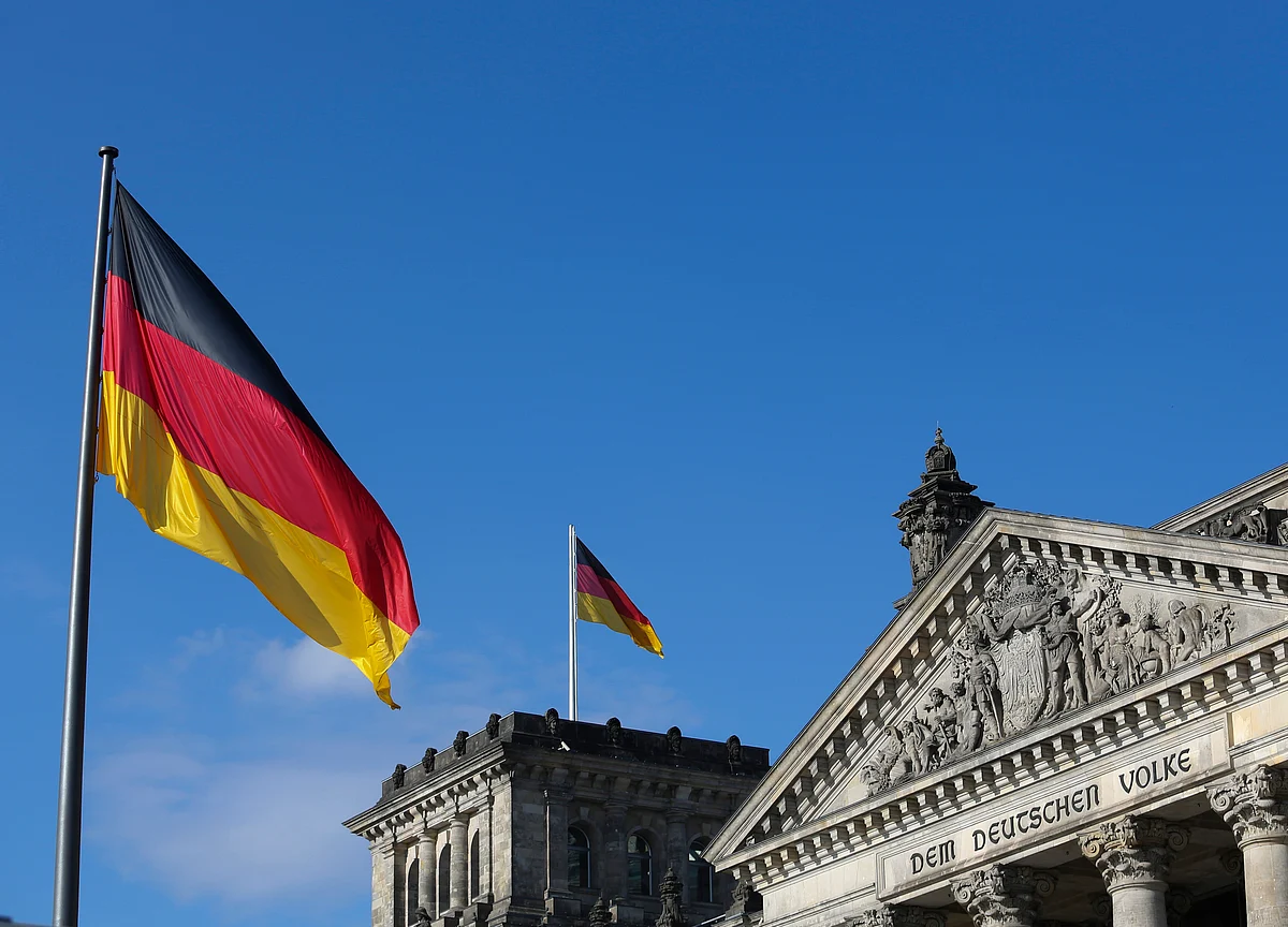 German Business Confidence Worsens, Putting Rebound in Doubt