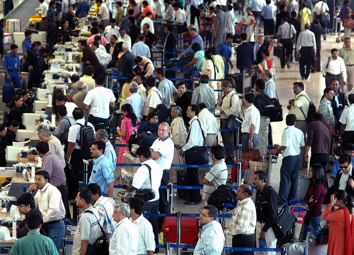 Mumbai Airport Investor Allowed to Sell Stake