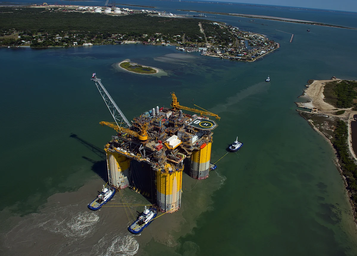 China and India Chase Stakes in Abu Dhabi Offshore Oil Fields