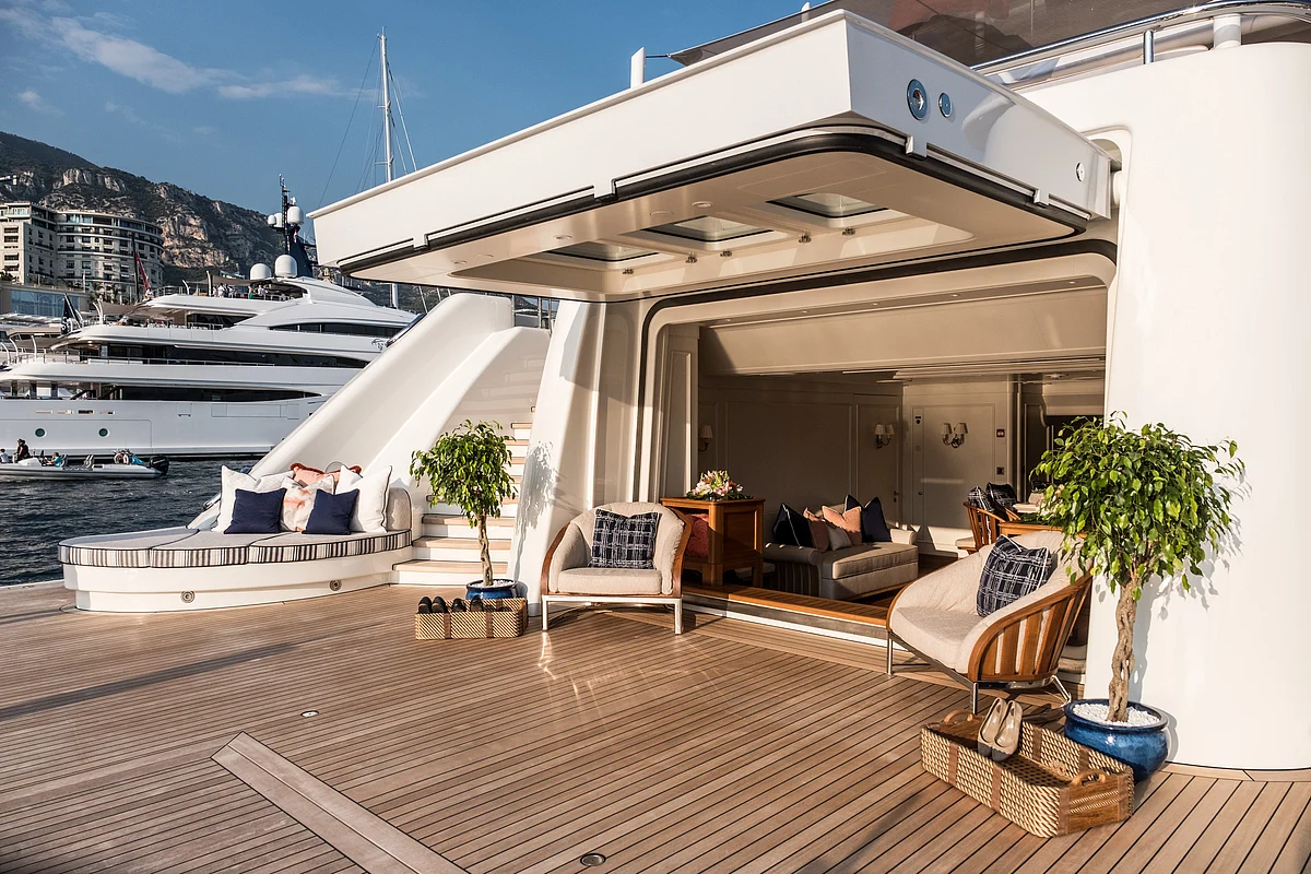 Russian Billionaire to Lose $492 Million Yacht in Divorce