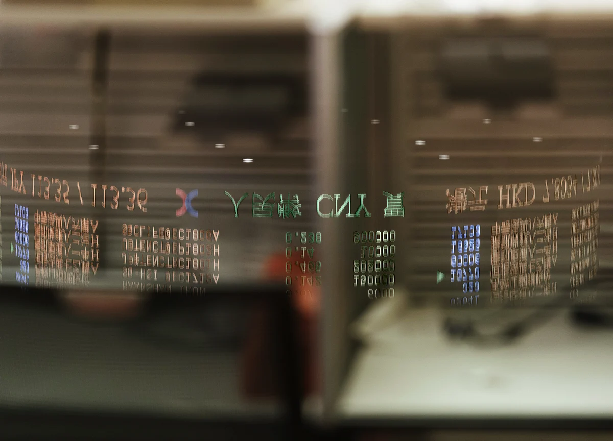 Hong Kong Stocks Match Longest Losing Streak Since 1997