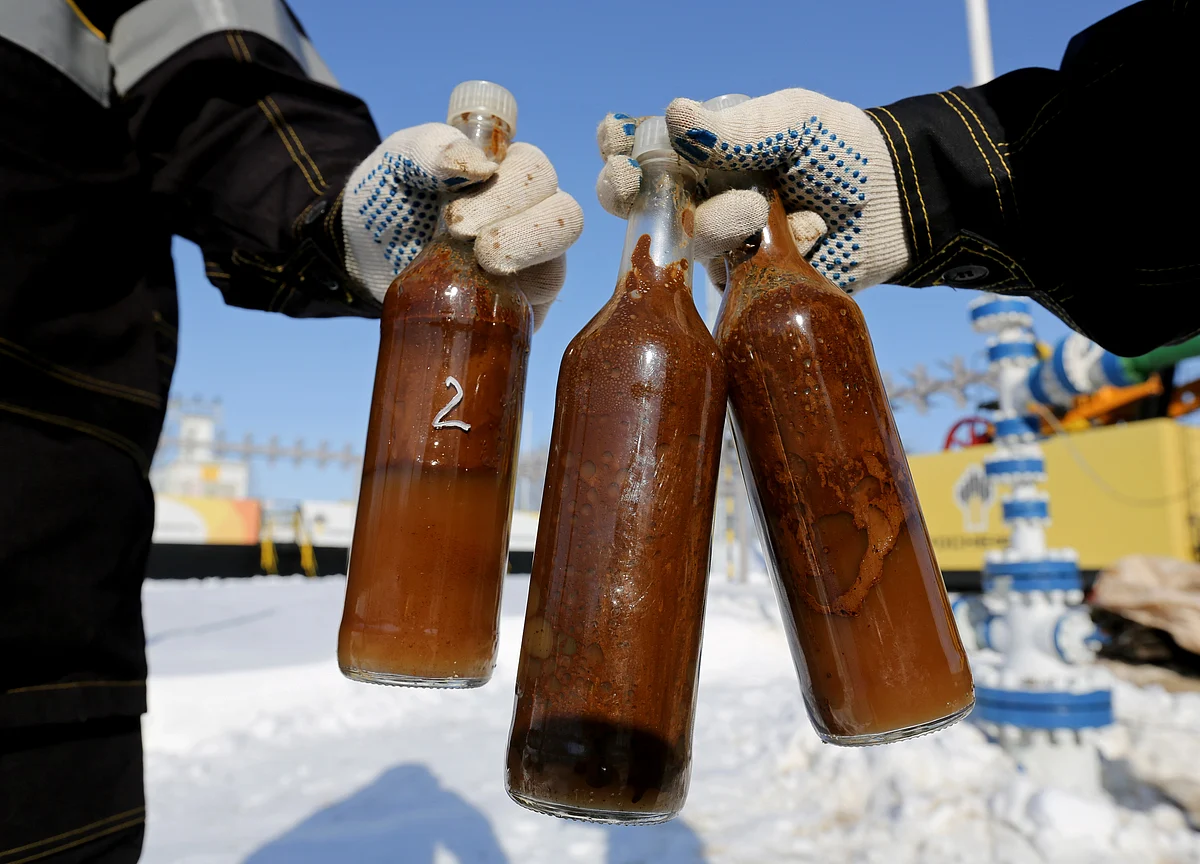 OPEC Negotiates Cuts After Saudi-Russia Deal