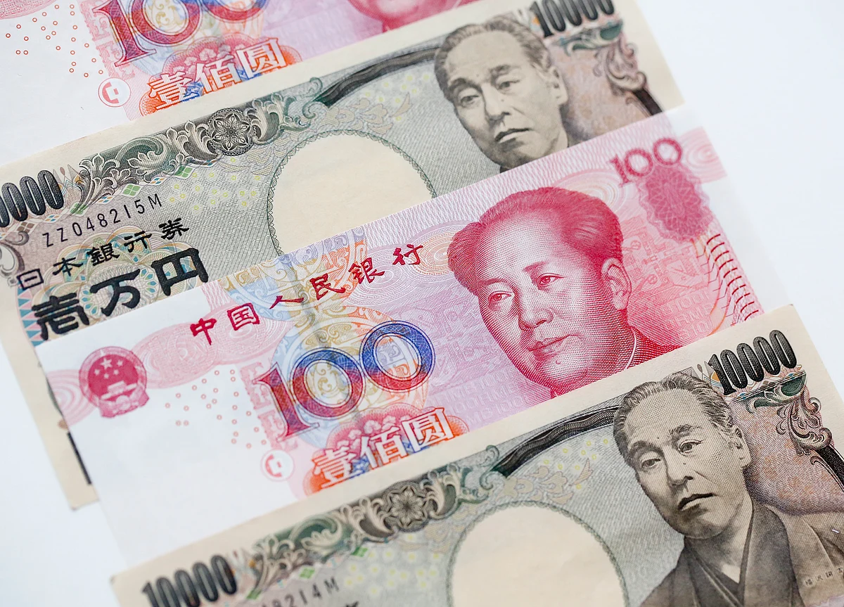 Hunt for Next Big Asia Currency Trade Lands on Ringgit, Yuan