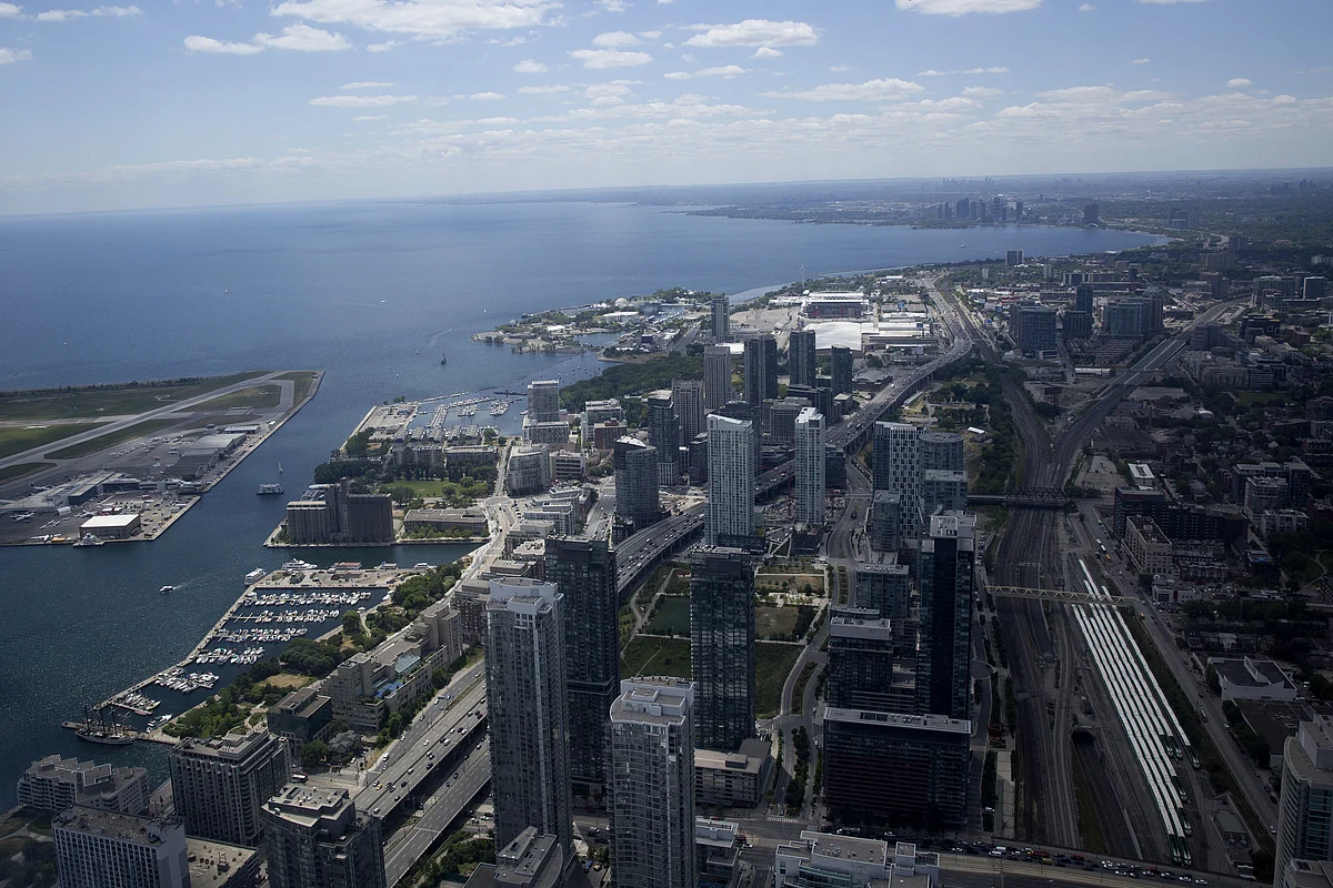 Co-Living With Pub Crawls, Rooftop Yoga, Spreads to Canada