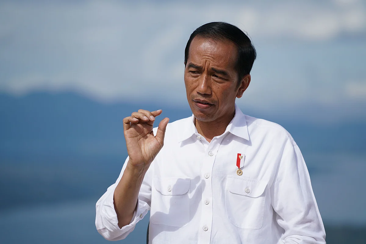 Jokowi Heads to 2018 With Backing of Stronger Indonesian Economy