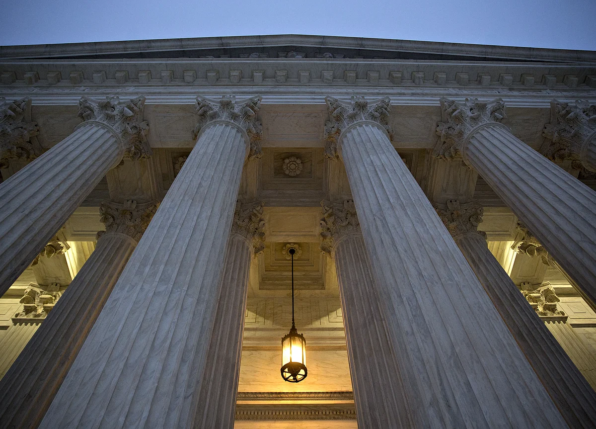 Supreme Court Lets Trump Travel Ban Take Full Effect for Now
