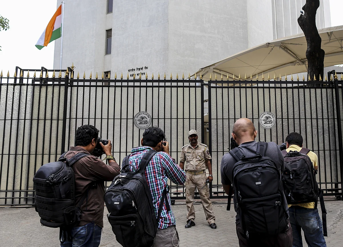 An Accountant Stirs Debate as India Central Bank Board Meets