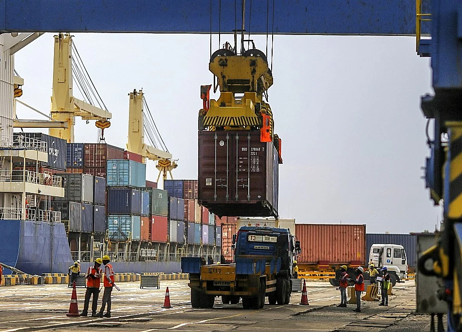 India’s Trade Gap Narrows as Import Demand Wanes