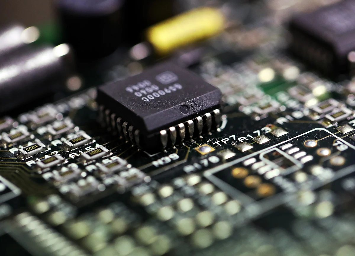 U.S. Weighs Emergency Powers to Curb China Tech Investments