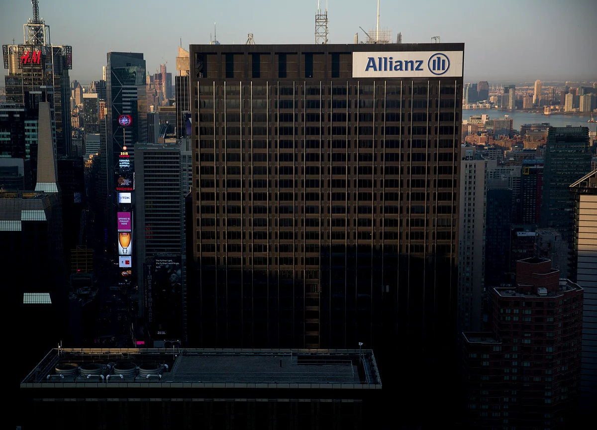 Allianz Profit Climbs As Key Unit Reverses Investor Flight