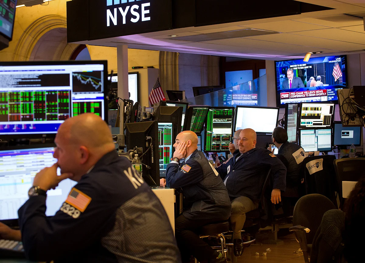 Bonds Are Back as Best Hedge Against Stock-Market Doom