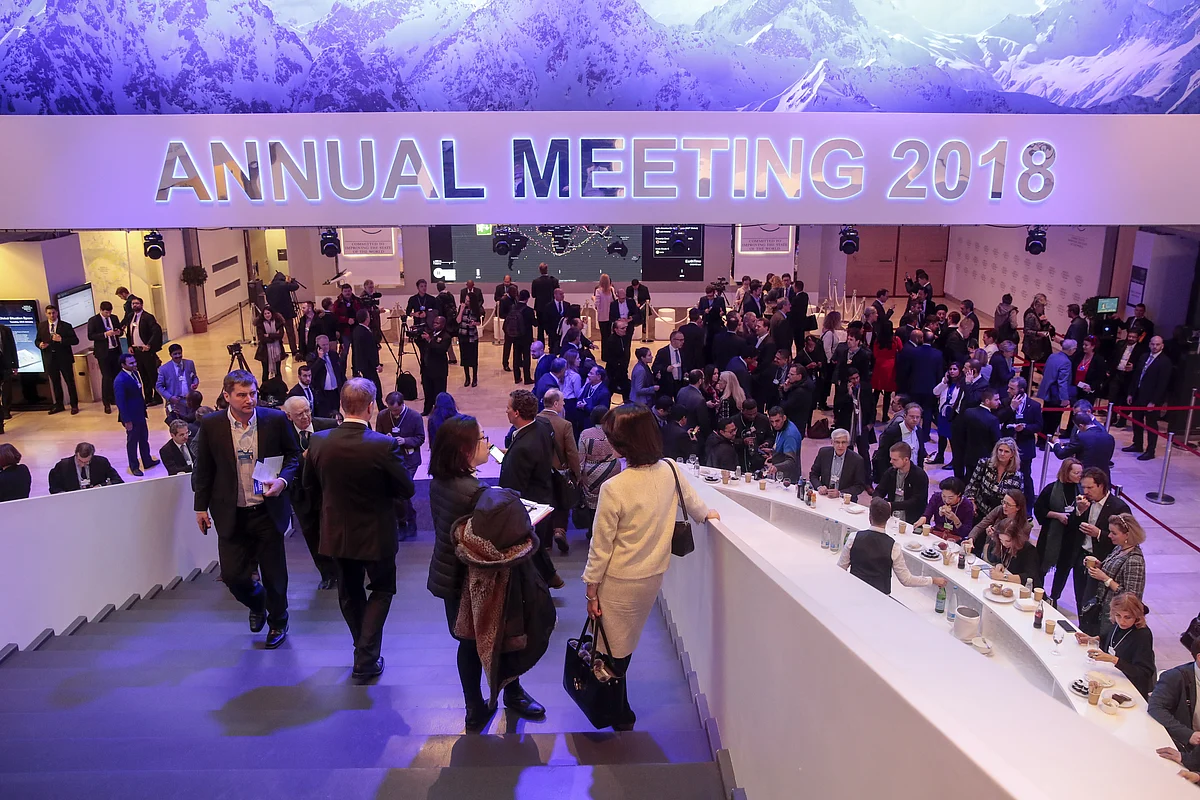 Wall Street CEOs Cozy Up to Trump Ahead of His Arrival in Davos