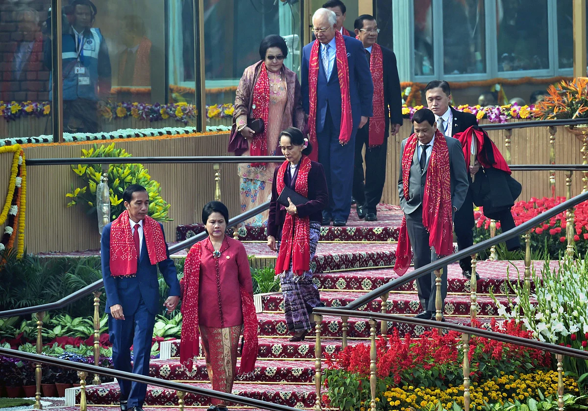 Chief guests and heads of states of Governments of Asean nations leave after attending the 69th Republic Day function at Rajpath in New Delhi. (Image: PTI)