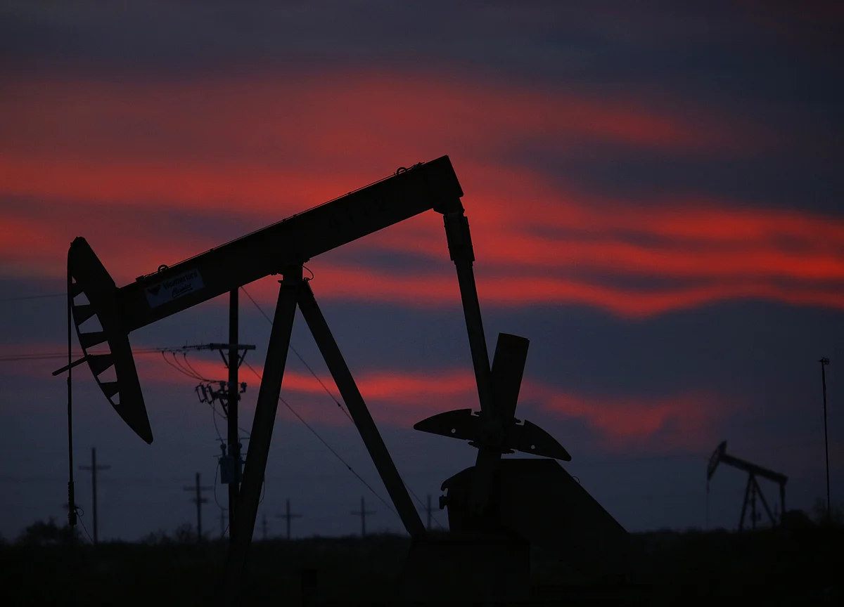Global Growth at Risk From $100 Oil Next Year, BofAML Says
