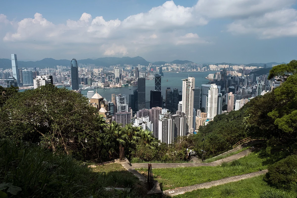 Hong Kong Housing Market Is Starting to Cool, Credit Suisse Says
