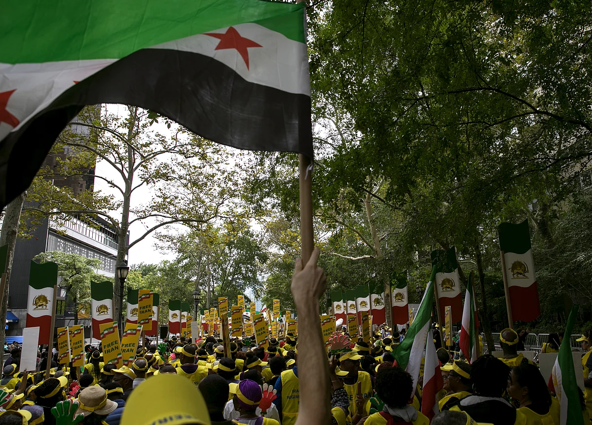 This Time, the Iron Fist Wasn't Iran's Only Protest Response
