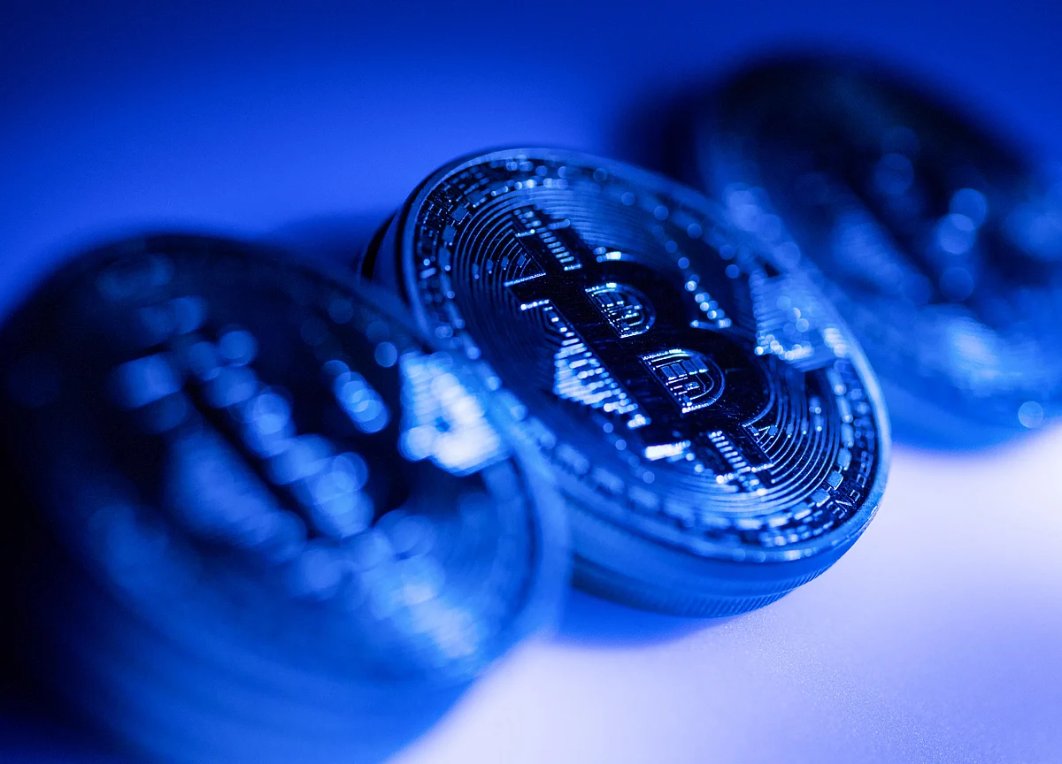 Bitcoin Watchers Running Out of Explanations Blame Slump on Moon