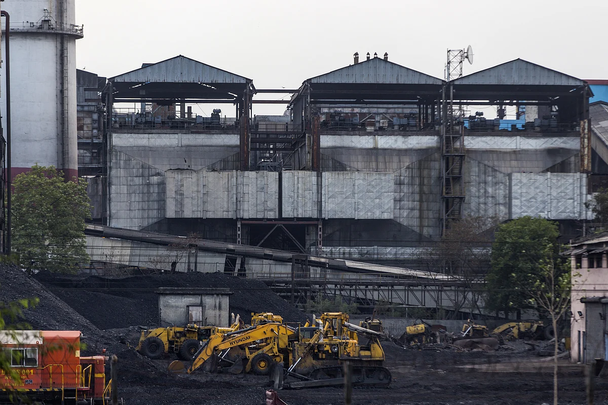Coal India Sales Reach Record as Power Plants Boost Inventories