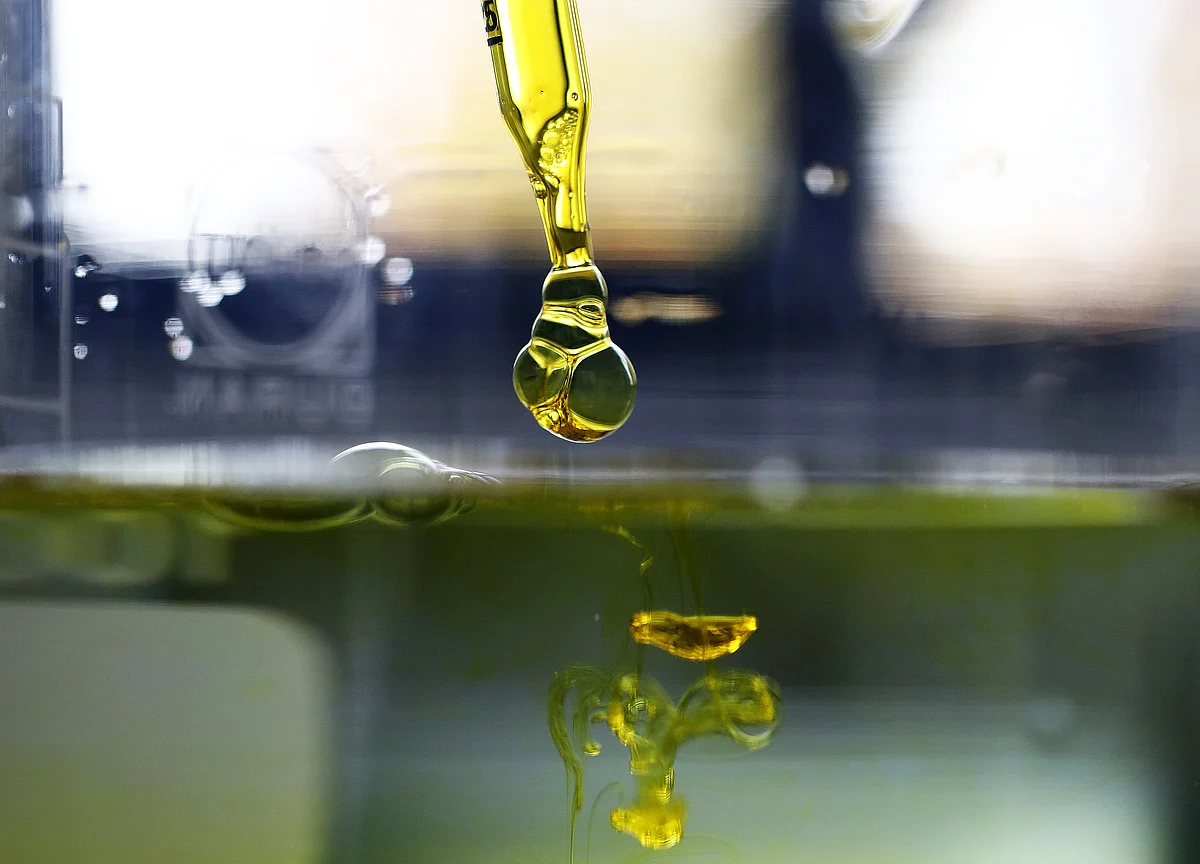 Oil Slides After Industry Report Shows Big U.S. Stockpile Build