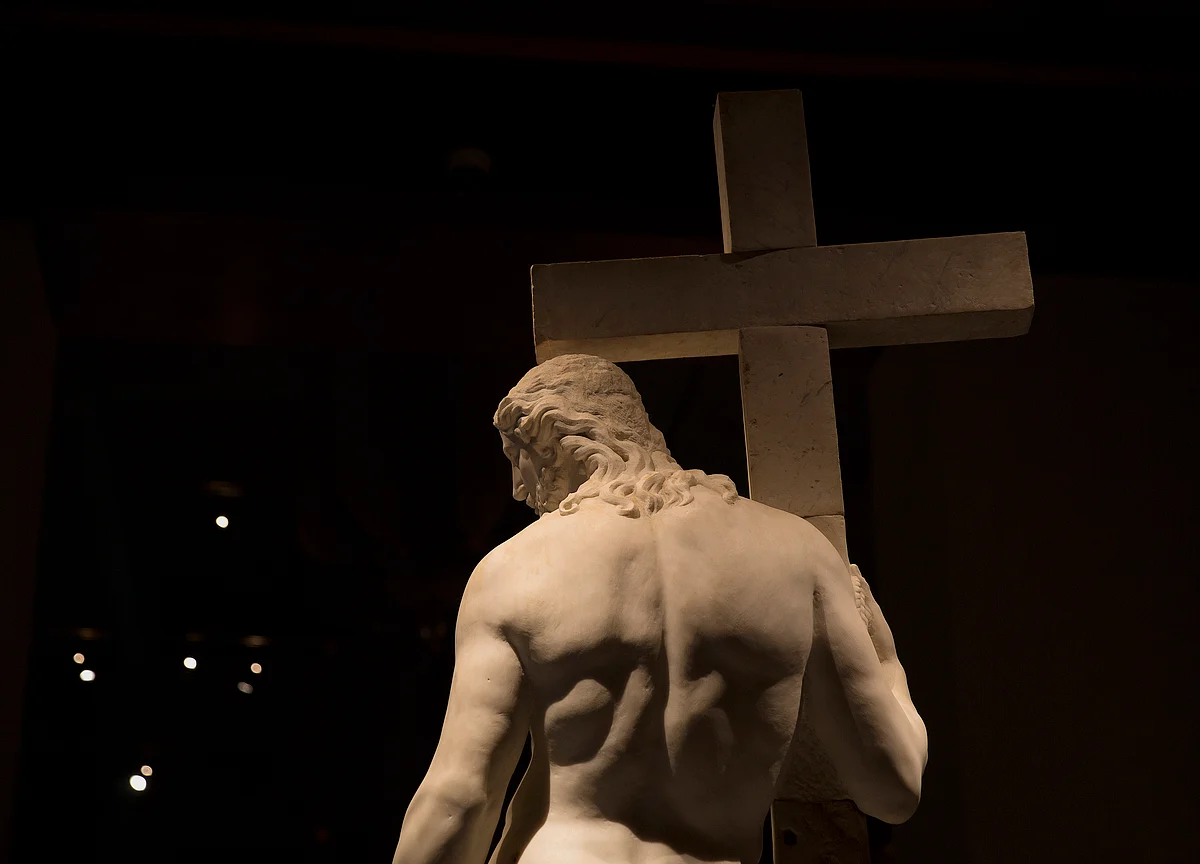 Michelangelo Beats Koons, McQueen, as Met Attendance Tops 700,000