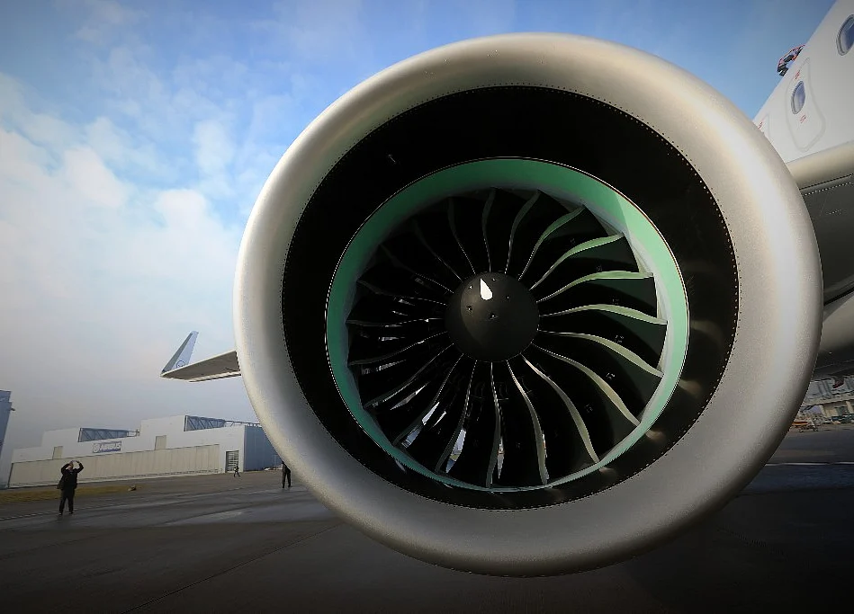 Engine Makers GE and Pratt Trade Barbs at Paris Air Show