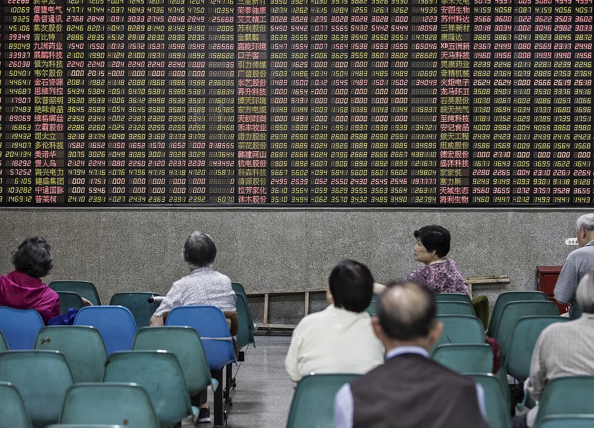 S&P 500 Futures Drop as U.S. Said to Ready Tariffs: Markets Wrap