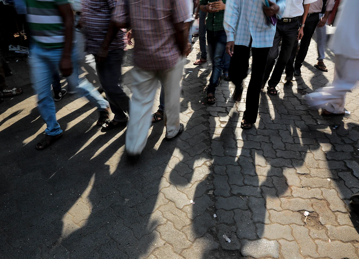 Savers Caught in Stampede as Indian Fund-Returns Turn Negative