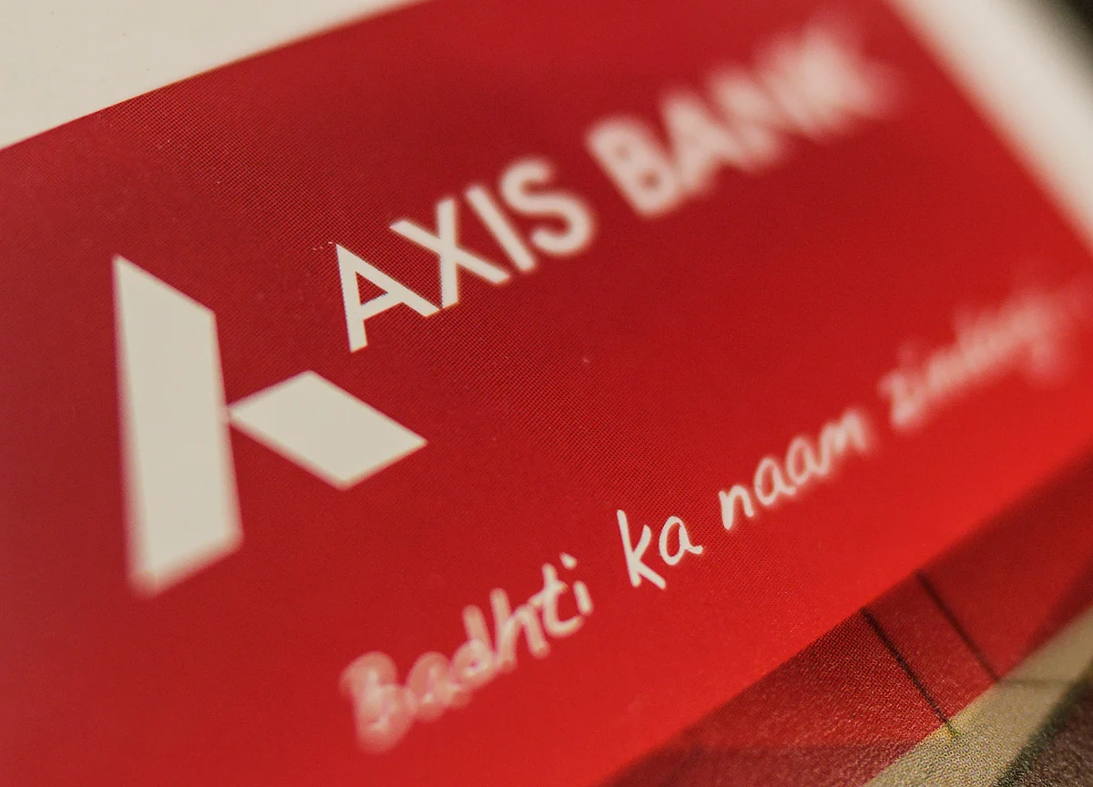 Institutional Investors Put In Rs 8,000-Crore Bids For SUUTI Stake In Axis Bank