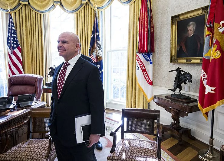 Trump Replaces McMaster With Bolton as National Security Adviser