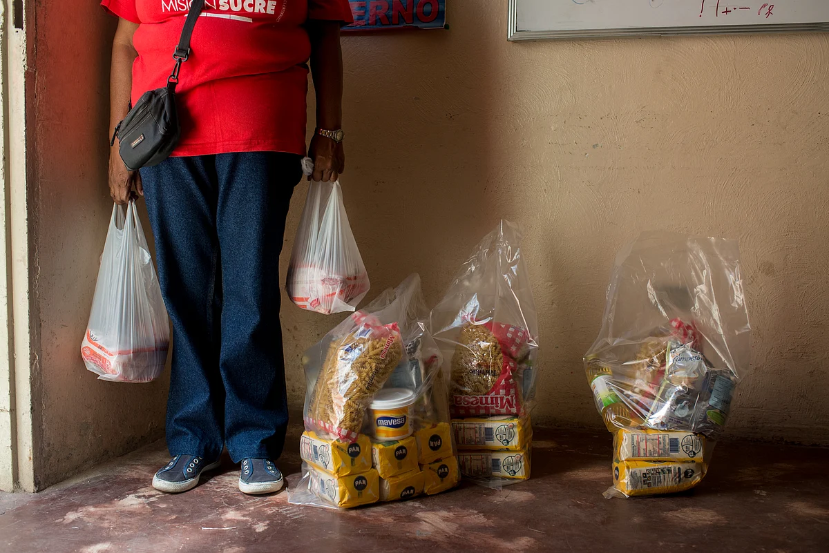 Plastic bags filled with groceries (Photographer: Manaure Quintero/Bloomberg)