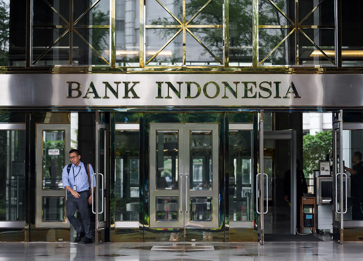 The Most Aggressive Interest Rate Hikers in Asia Are Now Reversing Course