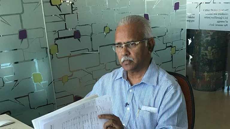 Whistleblower and investor Arvind Gupta prepares for an interview with BloombergQuint on the ICICI Bank-Videocon transactions. (Photographer: Vijendra Singh/The Quint) 